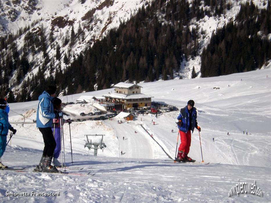 11 L'ALBERGO MONTE AVARO VISTO DALL'ALTO.JPG